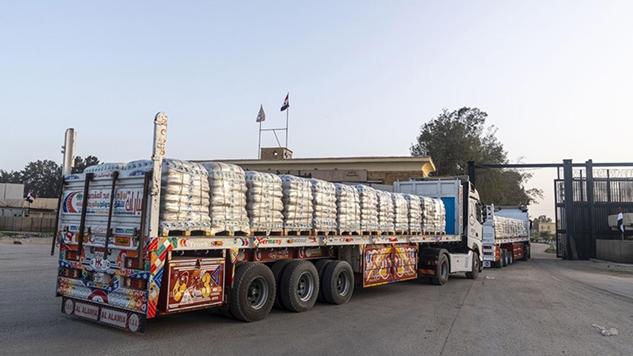 Soykırımcı İsrail, Gazze'ye girecek insani yardımların azaltılmasını istiyor