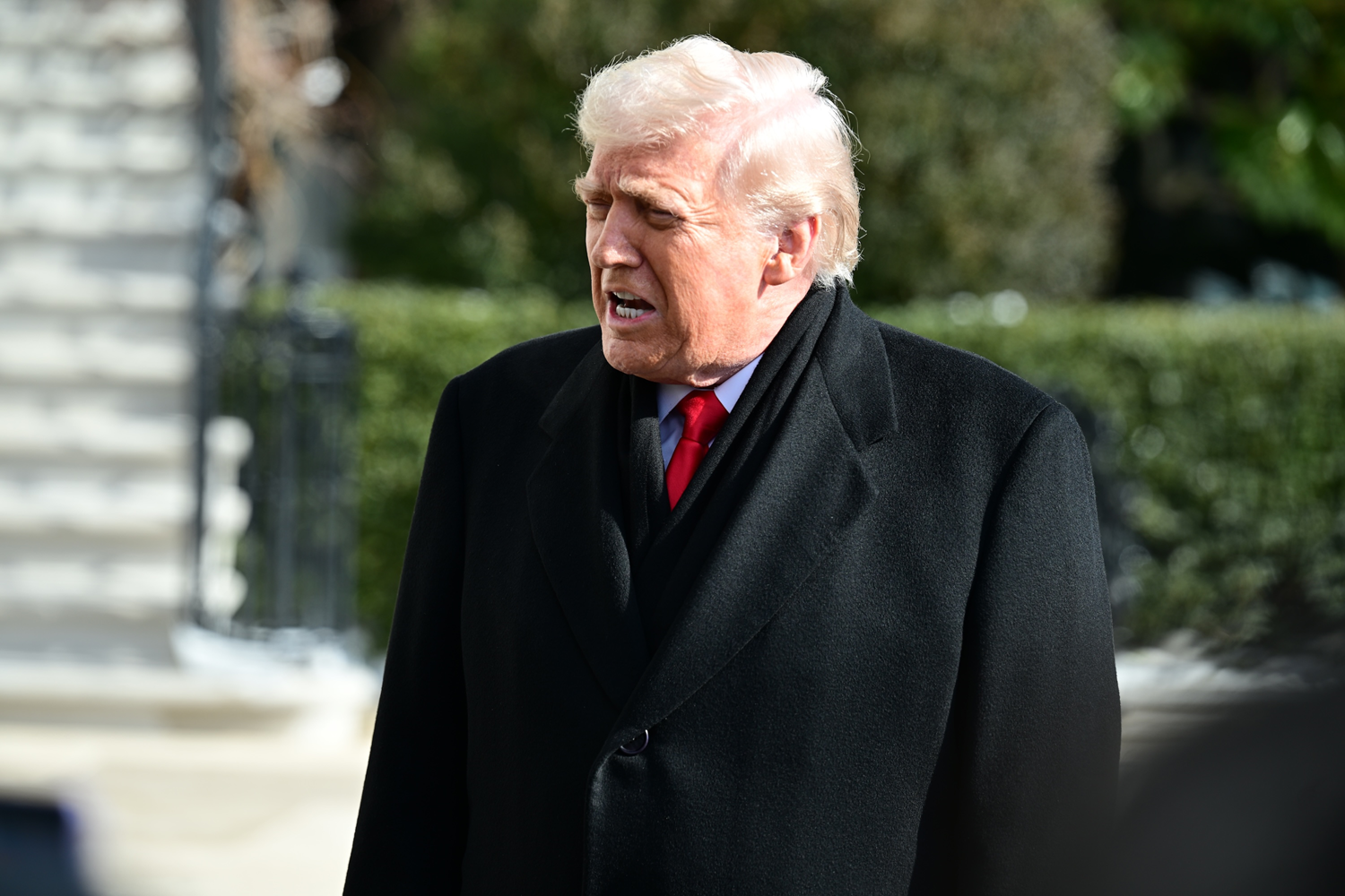 Trump'tan İran'a gözdağı: Kullanmak zorunda kalmasak iyi olur!