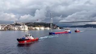İstanbul Boğazı'nda korkutan anlar: Yük gemisi arızalandı