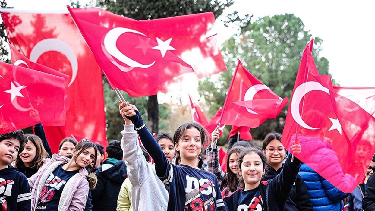 18 milyon öğrenci için yarıyıl tatilinin ardından ilk ders zili çaldı