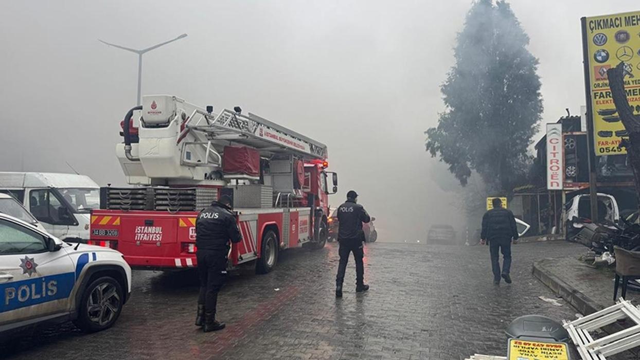 Başakşehir'de sanayi sitesinde alevler yükseldi! Yangın söndürüldü