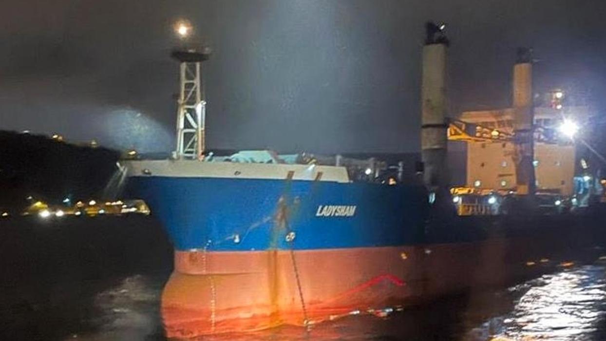 Kıyı Emniyeti, Boğaz'da arızalanıp sürüklenen gemiyi kurtardı