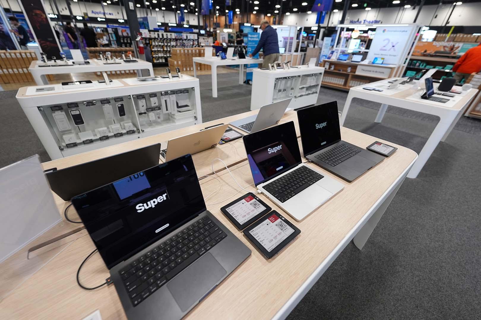 Apple yeni MacBook Pro modelleriyle sürpriz yapacak