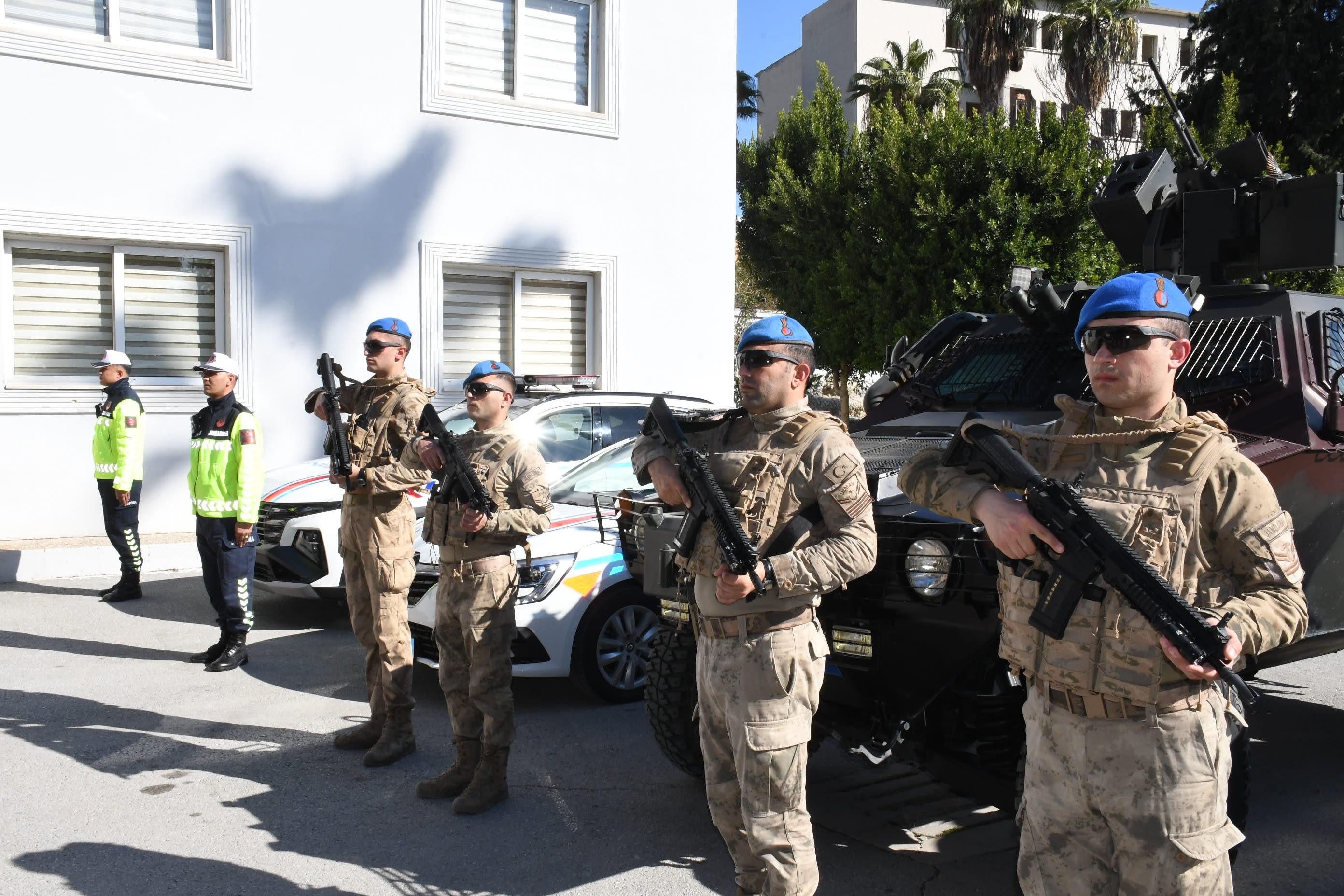 Mersin Tarsus'ta zehir tacirlerine operasyon: 43 şüpheli yakalandı