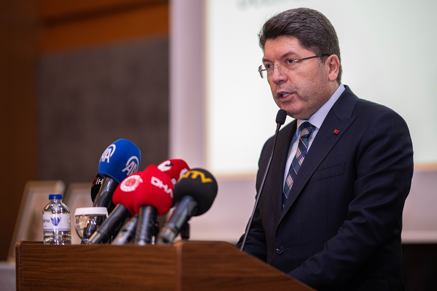 Bakan Tunç: Türkiye'de hukuk güvenliğinin olduğunu gören yatırım yapmaya geliyor