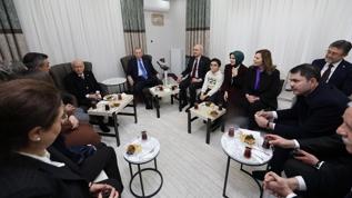 Cumhurbaşkanı Erdoğan, Osmaniye'de depremzede aileyi ziyaret etti