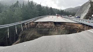Antalya kara yolunda göçük ve heyelan! Kısmen ulaşıma kapandı