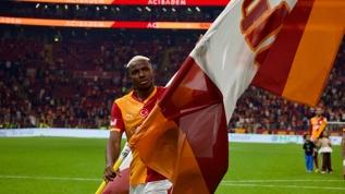 6 bin euro destekte bulundu! Victor Osimhen'den gençlere tavsiye