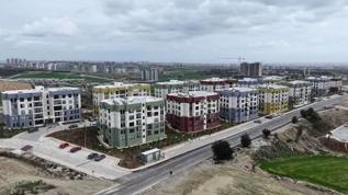 Deprem konutlarında yüzler gülüyor! Evlerini kaybedenlere afet konutları müjdesi