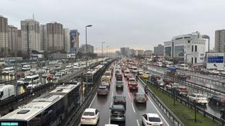 İstanbul'da akşam saatlerinde trafik yoğunluğu yüzde 90'a çıktı
