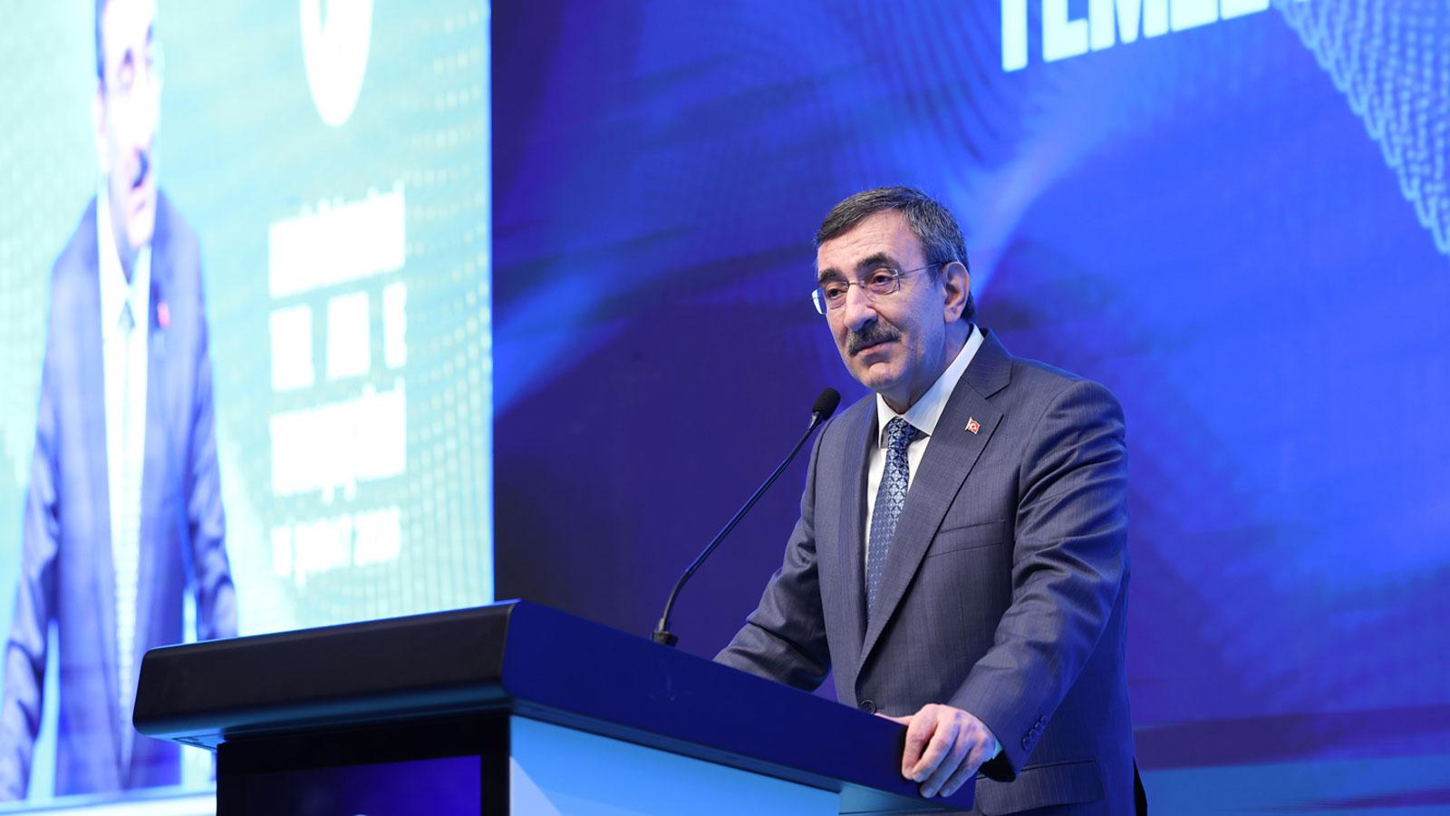 Cumhurbaşkanı Yardımcısı Yılmaz: Daha yeni uyandılar, Türkiye erken yola çıktı