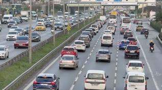 İstanbul'da haftanın ilk iş günü trafik yoğunluğu yüzde 80'e çıktı