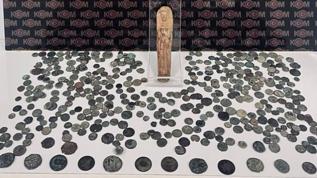 Muş'ta tarihi eser operasyonu: Yüzlerce sikke ve bir heykel ele geçirildi