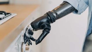 Robotik protezlerde hareket hızı, insan hissiyatını nasıl etkiliyor?