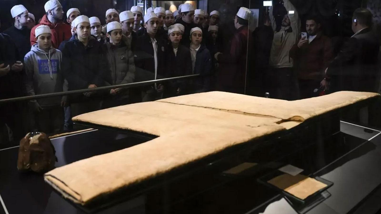 Tarih belli oldu! Hırka-i Şerif dualarla ziyarete açılıyor