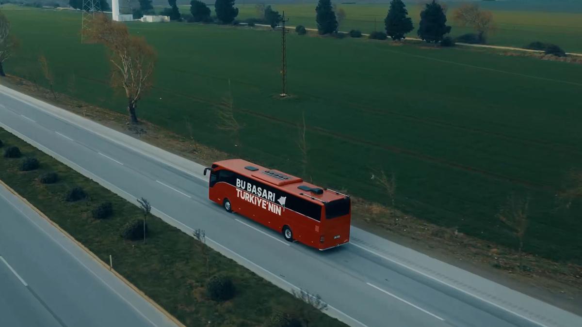 Dayanışma hikayesi “bir milletin destanı” oldu... Bakan Kurum: Türkiye'min gücüne bak