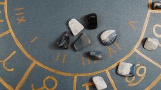 Mücadeleci ve azimli karakterleriyle tanınan akrep burcunun doğal taşı nedir?