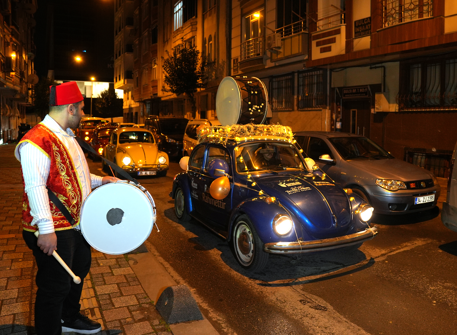 İstanbul'da ramazan davulcularının sahur mesaisi başladı