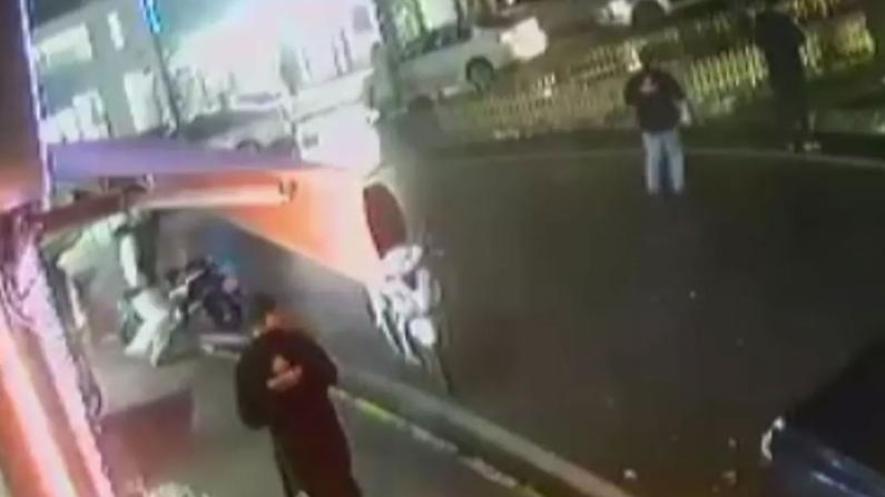 Market dönüşü feci ölüm! Yaşlı kadın minibüsün altında kaldı