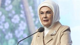 Emine Erdoğan, AA'nın "Yılın Kareleri" oylamasına katıldı