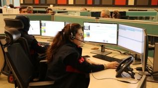 Kedisinin psikolojisi bozuk olan da takma dişi kaybolan da 112'yi aradı