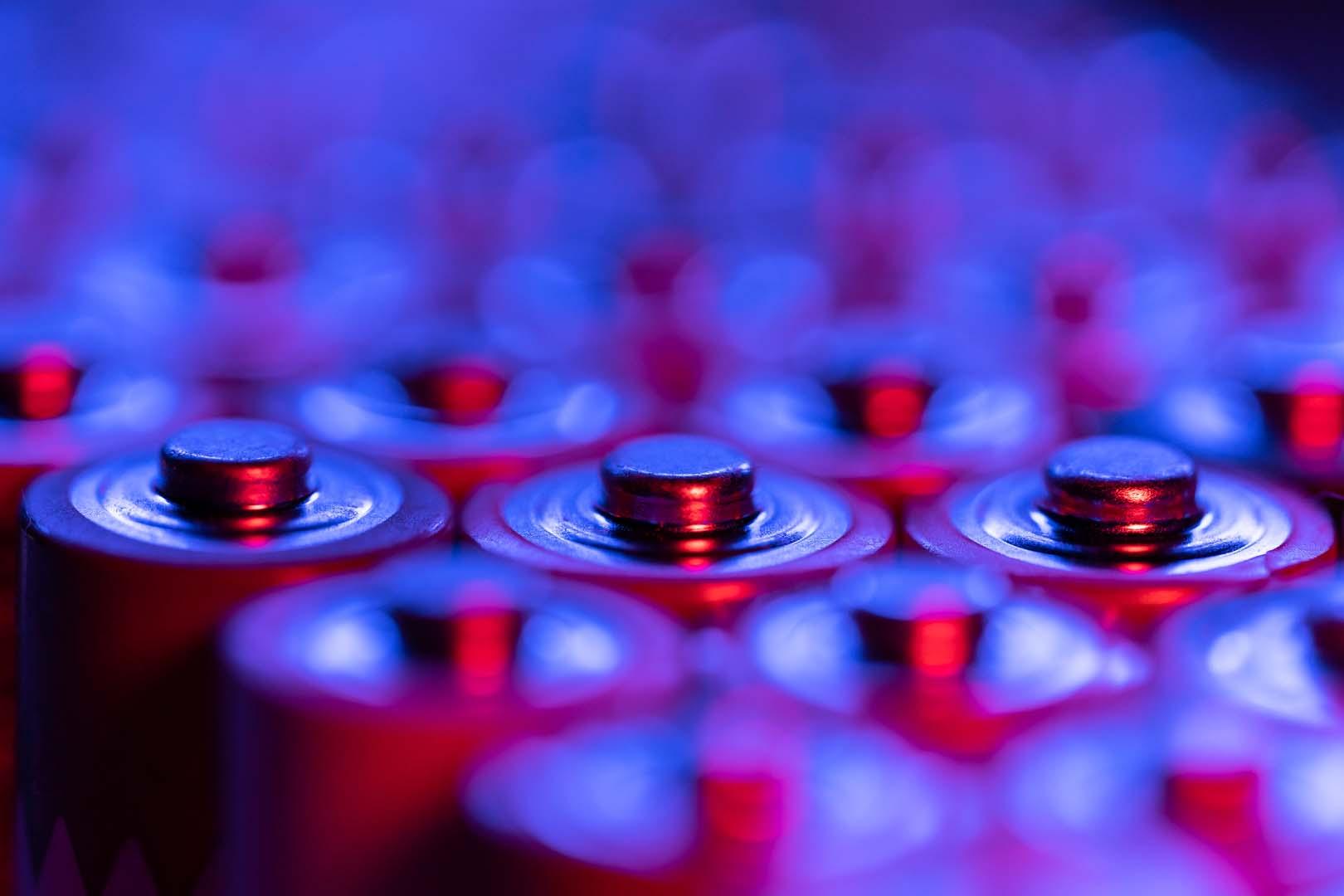 Çin'de su bazlı pil atılımı! Güvenli ve uzun ömürlü enerji dönemi başlıyor