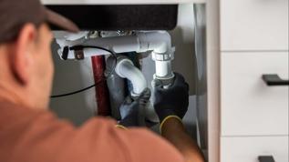 Ev sahipleri dikkat! Tesisatçılar en yaygın 6 mutfak hatasını açıkladı