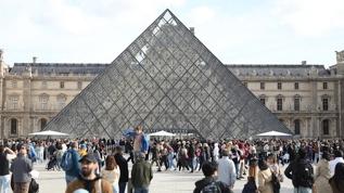 Soygun, işçi grevleri, su sızıntıları! Louvre Müzesi'nin yeni müdürü belli oldu
