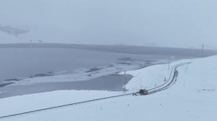 Eğitime kar engeli... Etraf beyaz örtüyle kaplandı