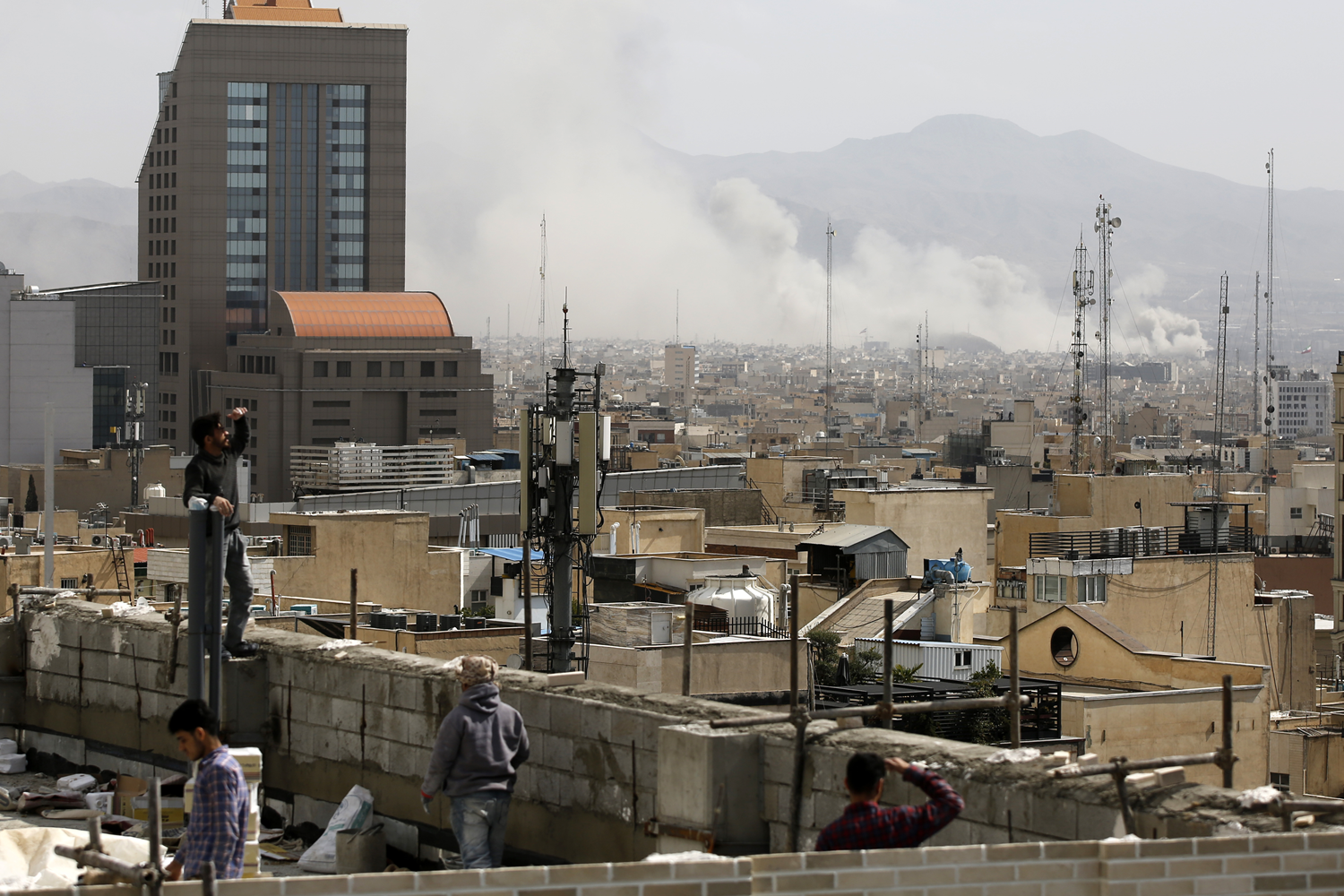 İran, İsrail'e misilleme saldırı başlattı