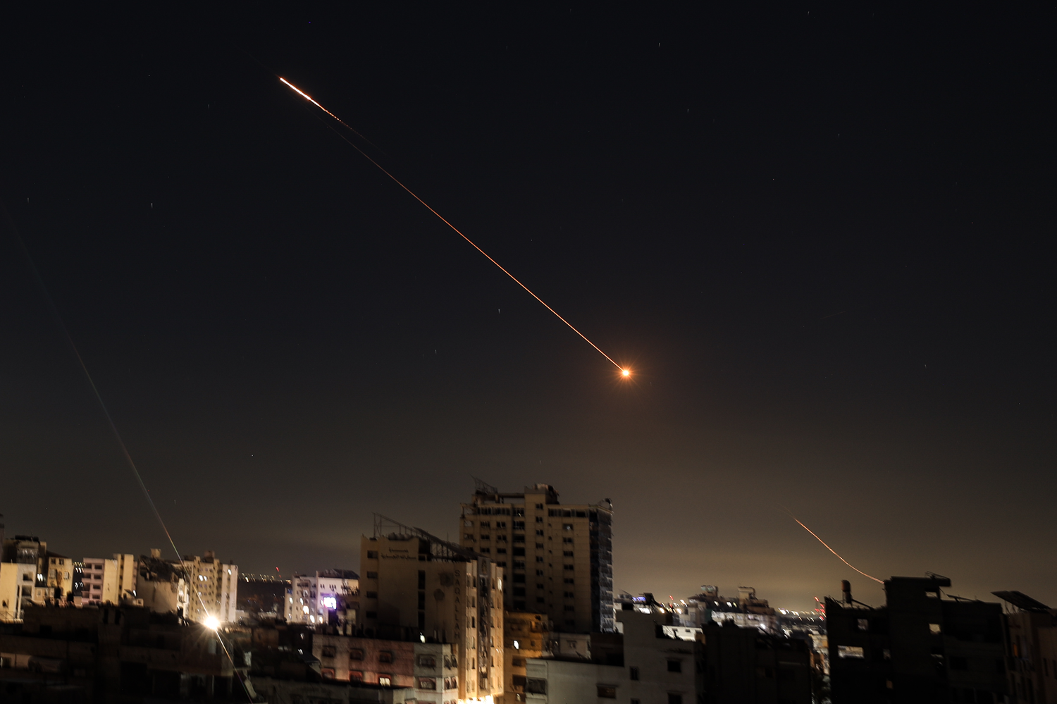 Hamaney'in ölümü sonrası yeni gelişme... Hizbullah'tan soykırımcı İsrail'e füze saldırısı