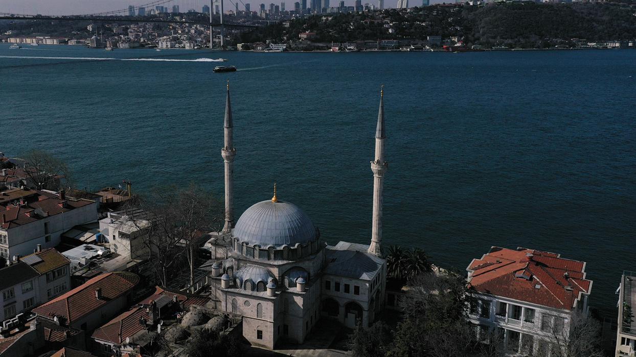 Boğaz'la bütünleşen yalı camisi: Beylerbeyi Hamid-i Evvel