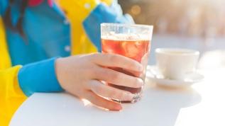 Bilim insanlarından uyarı! Fazla şekerli içecek içmenin bedeli ağır olabilir