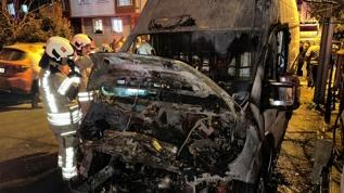 İstanbul'un Maltepe ilçesinde park halindeki 3 araç yandı