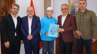 Kur'an-ı Kerim'i 7 ayda ezberledi: 12 yaşındaki Mert'e hafızlık icazeti verildi