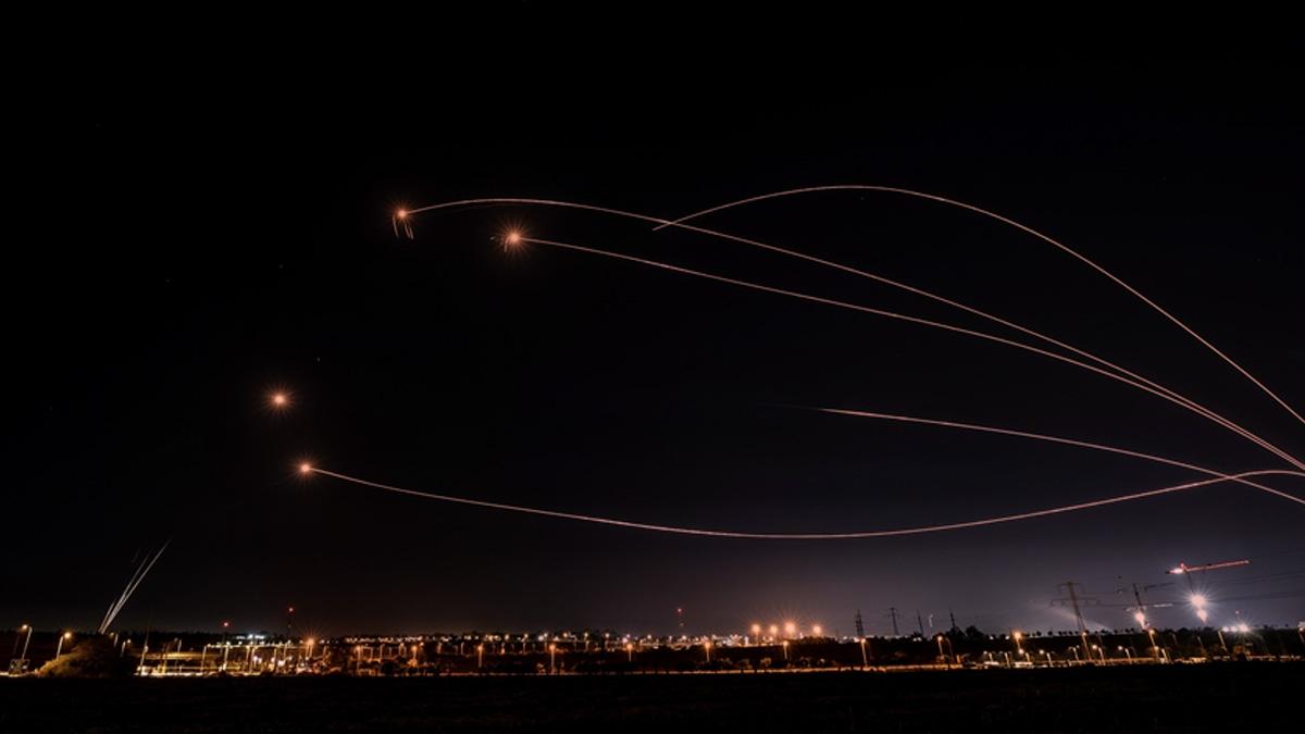 Hizbullah İsrail'in hava sahasını boş bırakmıyor: Yoğun misilleme dalgası sirenleri aktif etti