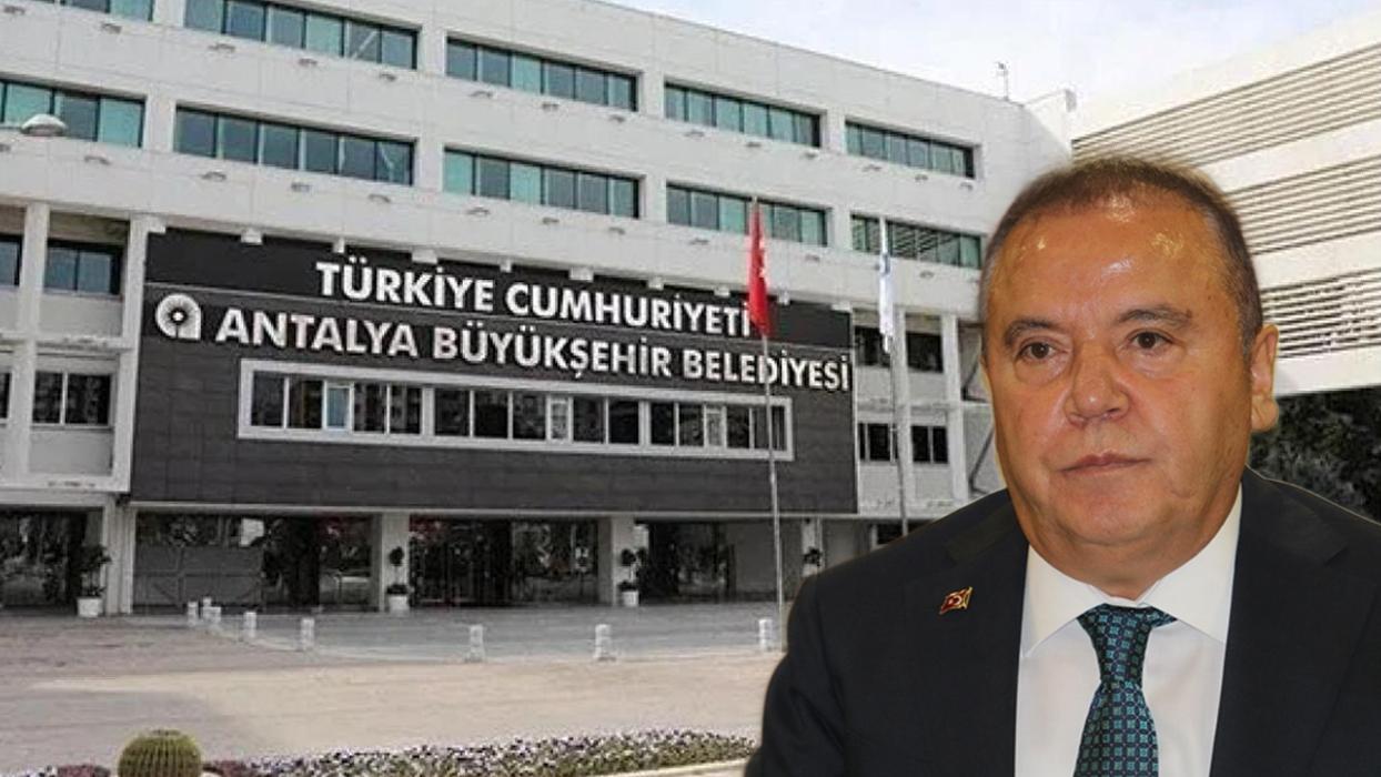 Antalya'da Muhittin Böcek'in de aralarında rüşvet davası yarın başlıyor