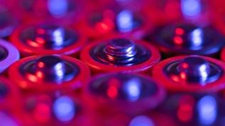 Kuantum pil teknolojisinde devrim! Prototip şarj rekoru kırdı