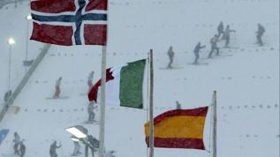 Kayak merkezinde korkutan anlar! Teleferik bir anda düştü