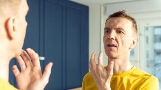 Psikoloji dünyasından şaşırtan açıklama! Kendisiyle konuşanlar...