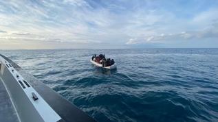 İzmir'in Seferihisar ilçesi açıklarında 37 düzensiz göçmen yakalandı