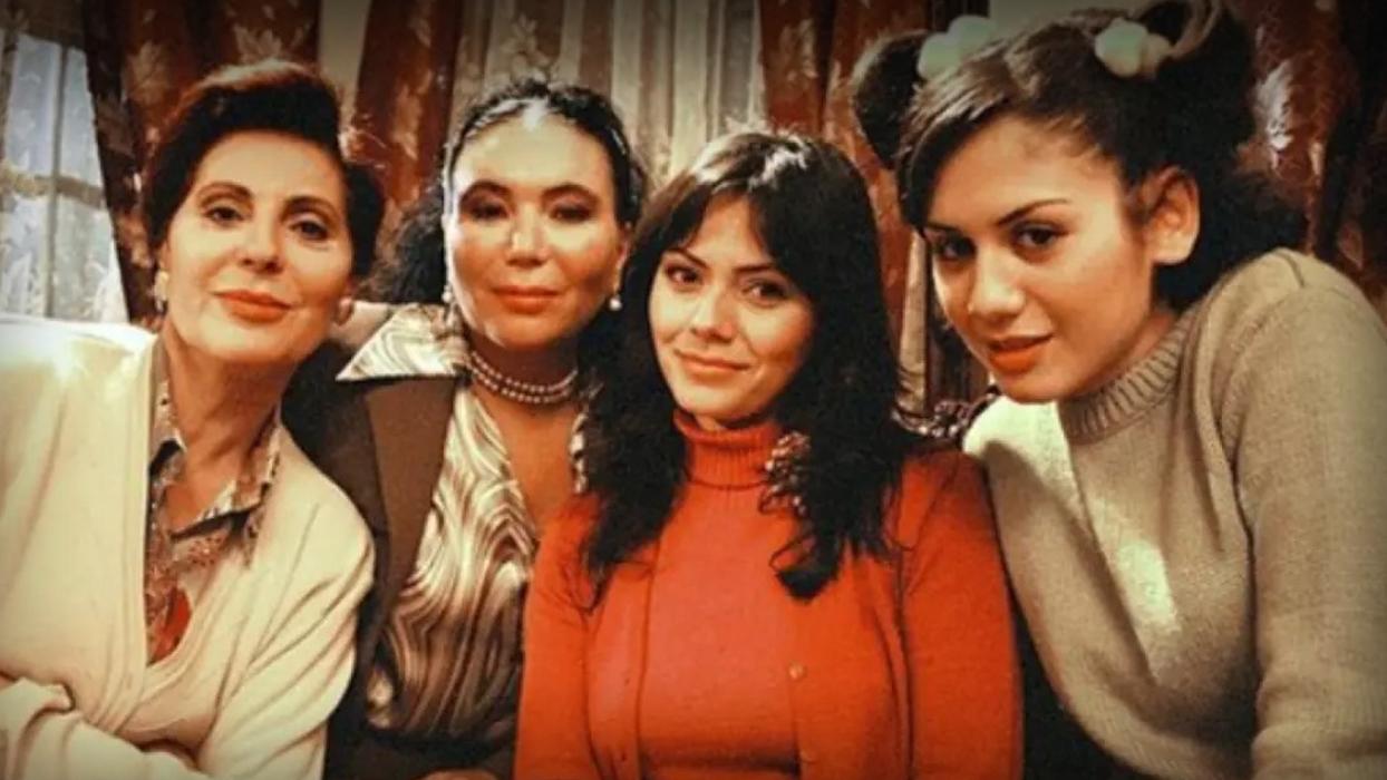 Ekmek Teknesi setinde unutulmayan an... Meğer Arka Sokaklar'ın yıldızı rol almış!