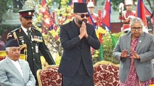 Nepal'e rapçi başbakan!