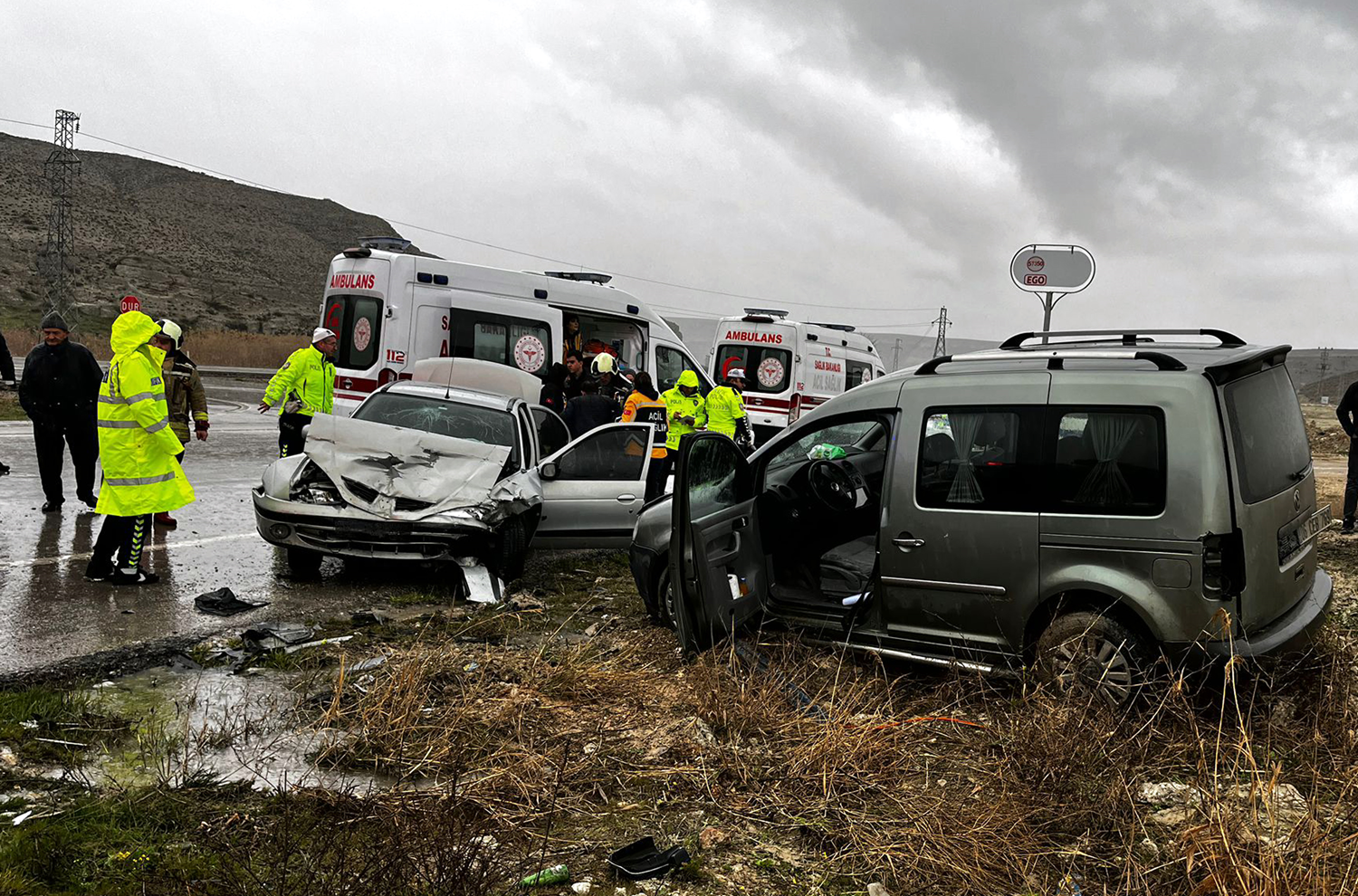 Ankara'da feci kaza: Ölü ve yaralı var