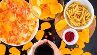 Bilim insanları açıkladı! Ergenler neden sağlıksız yiyeceklere yöneliyor