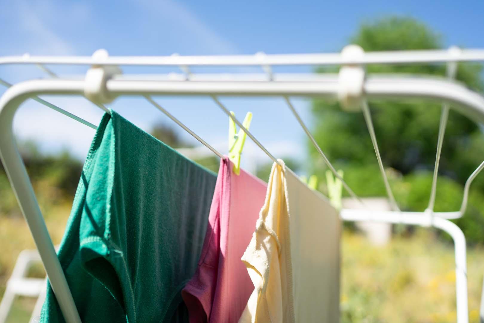 Çamaşır kuruturken yapılan büyük hata! Hangi parçalar risk altında