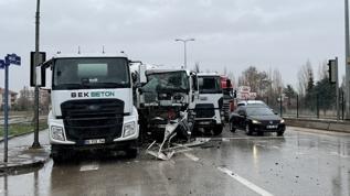 Ankara'nın Çubuk ilçesinde beton mikserleri çarpıştı: 1 yaralı