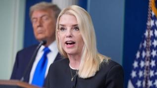 Trump yönetiminde Pam Bondi depremi! Adalet Bakanı görevden alındı