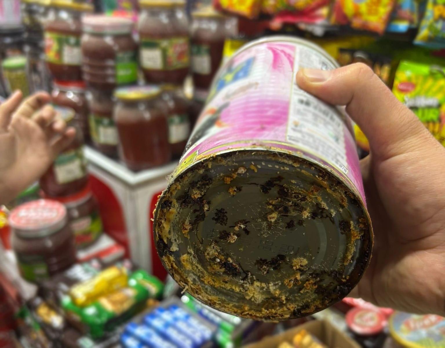 Altınordu'da market denetiminde son kullanma tarihi geçmiş yüzlerce ürüne el konuldu