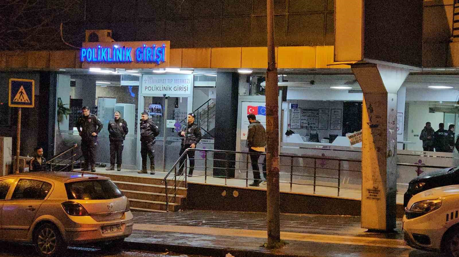 Esenyurt'ta olaylı gece! Hamile kadın doğumda öldü, yakınları hastaneyi bastı